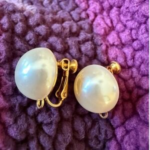 Napier Vintage signed Faux Pearl Gold Tone Screw Back Clip On Earrings